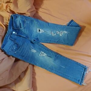 American Eagle Outfitters Distressed Capri Jean Size 6
